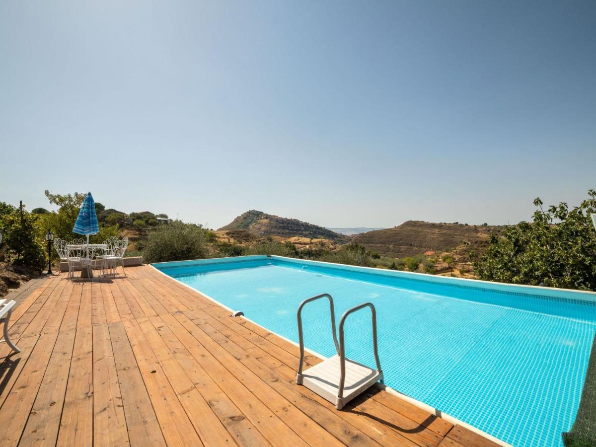Belvilla By Oyo Modern Villa In Nissoria With Pool Екстер'єр фото