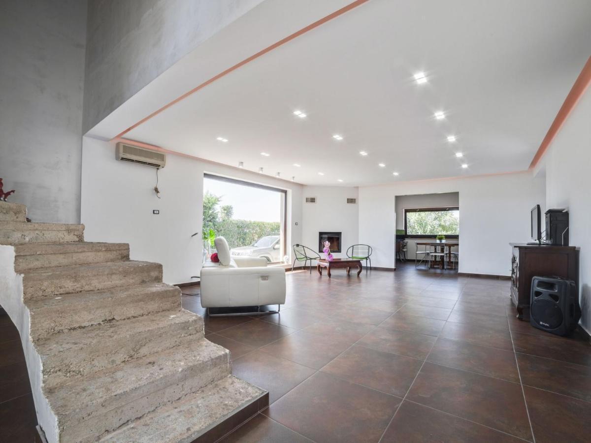 Belvilla By Oyo Modern Villa In Nissoria With Pool Екстер'єр фото