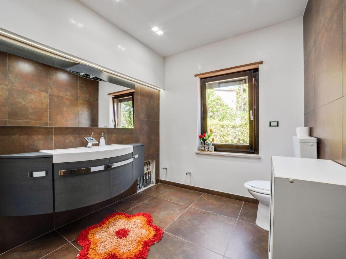 Belvilla By Oyo Modern Villa In Nissoria With Pool Екстер'єр фото