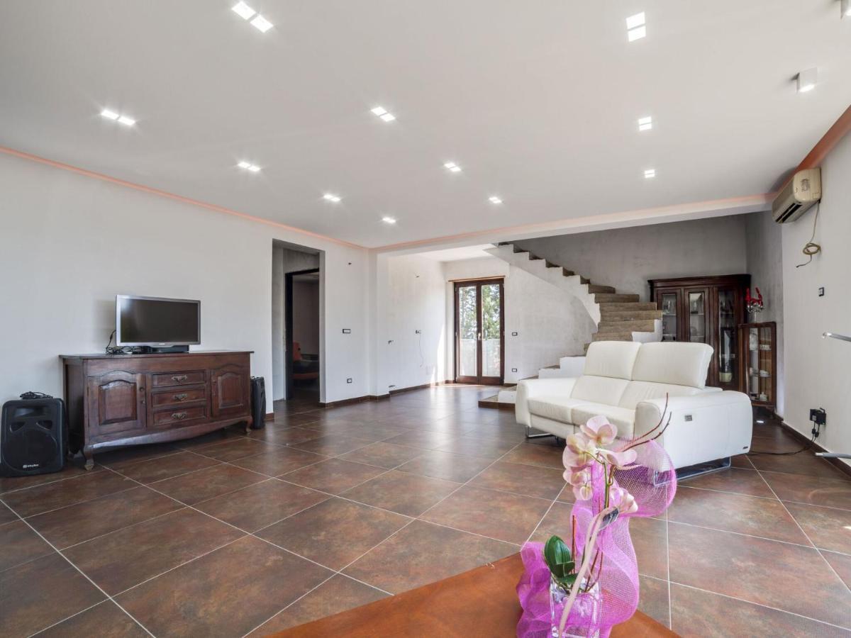 Belvilla By Oyo Modern Villa In Nissoria With Pool Екстер'єр фото